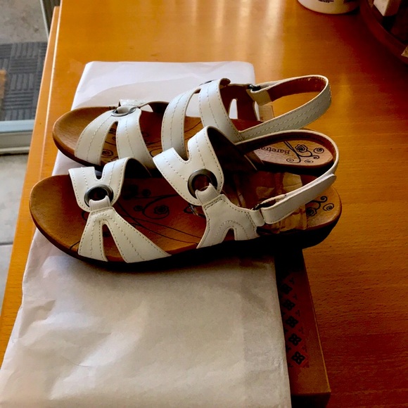 Bare Traps White Sandals Very Comfy - Picture 3 of 4